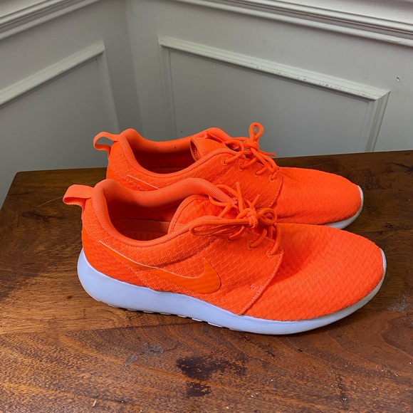 nike tennis orange